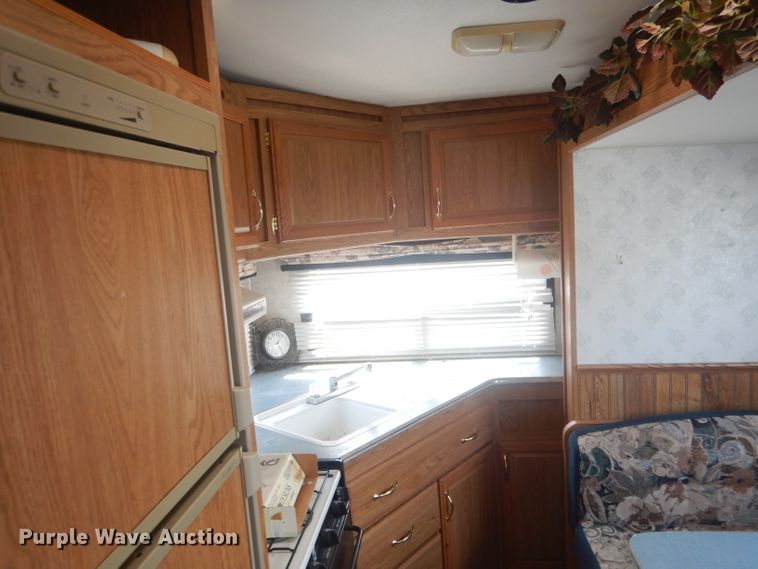 image for item HU9285 1997 Fleetwood Prowler  camper