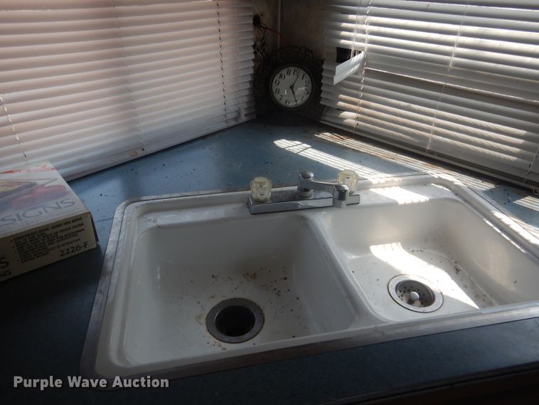 image for item HU9285 1997 Fleetwood Prowler  camper