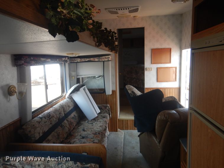 image for item HU9285 1997 Fleetwood Prowler  camper