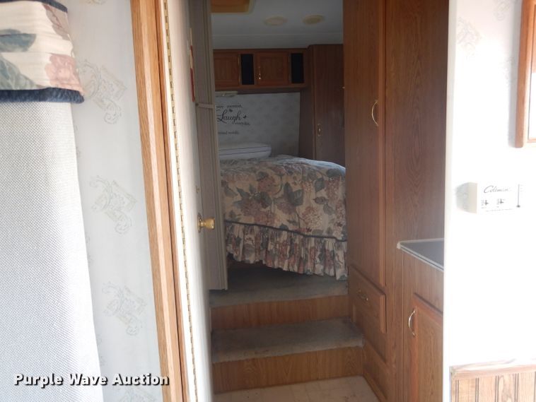 image for item HU9285 1997 Fleetwood Prowler  camper