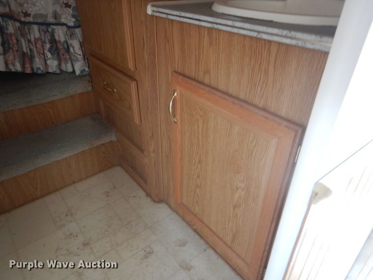 image for item HU9285 1997 Fleetwood Prowler  camper