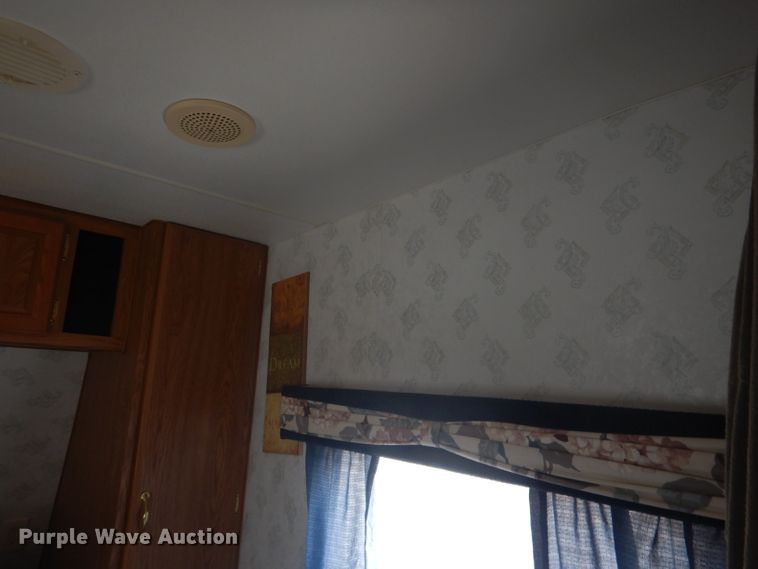 image for item HU9285 1997 Fleetwood Prowler  camper