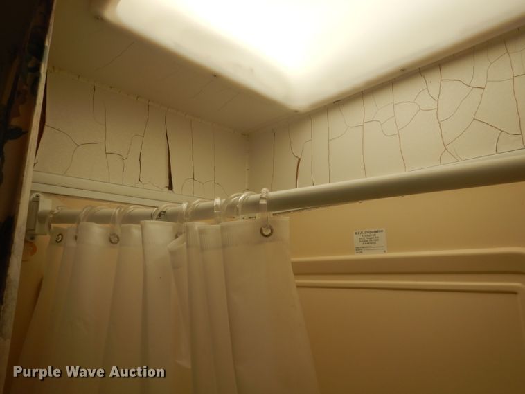 image for item HU9285 1997 Fleetwood Prowler  camper