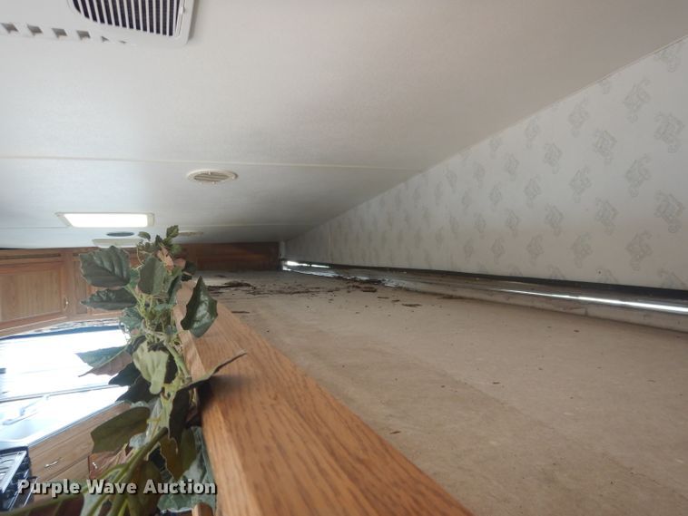 image for item HU9285 1997 Fleetwood Prowler  camper