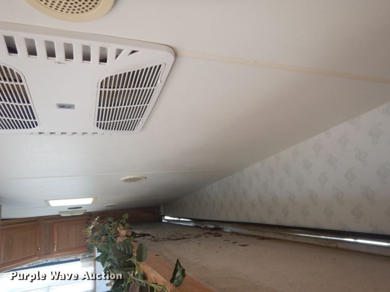 image for item HU9285 1997 Fleetwood Prowler  camper