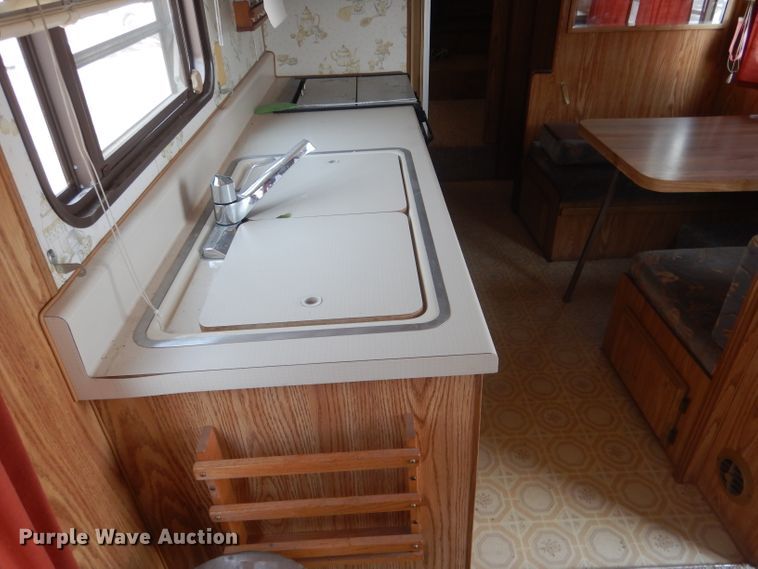 image for item HU9286 1986 Nuwa Hitchhiker  camper