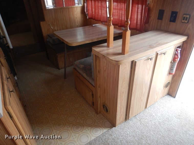 image for item HU9286 1986 Nuwa Hitchhiker  camper