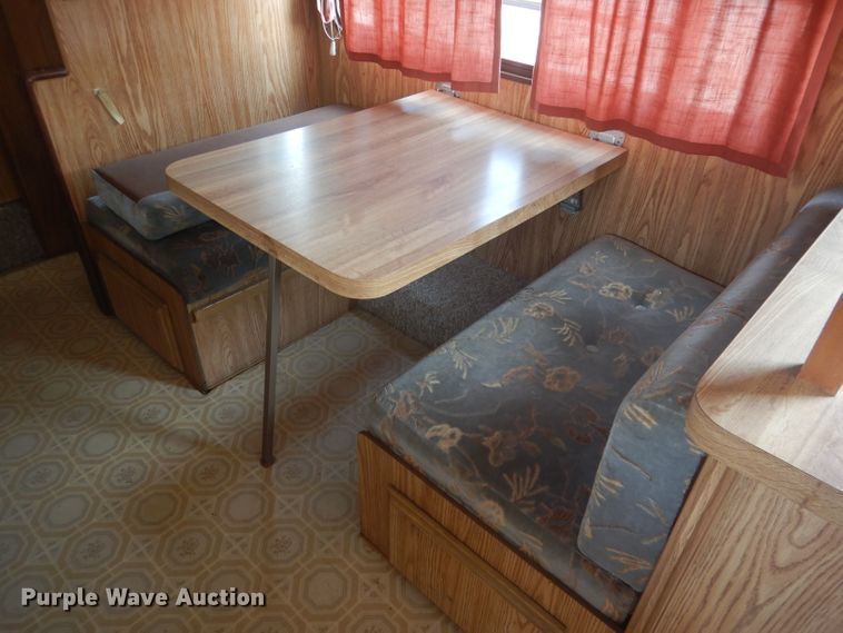 image for item HU9286 1986 Nuwa Hitchhiker  camper