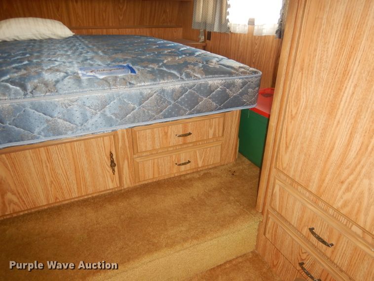 image for item HU9286 1986 Nuwa Hitchhiker  camper