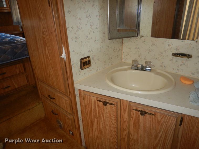 image for item HU9286 1986 Nuwa Hitchhiker  camper