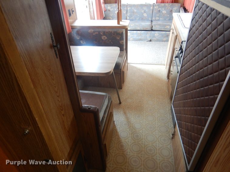 image for item HU9286 1986 Nuwa Hitchhiker  camper