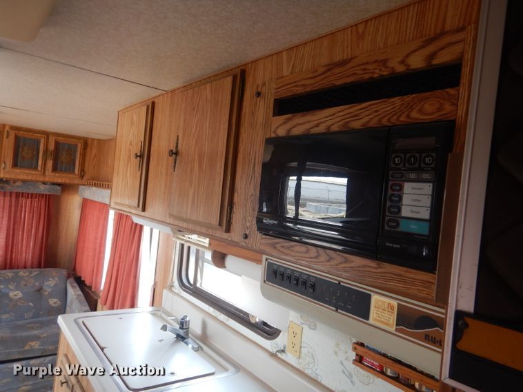 image for item HU9286 1986 Nuwa Hitchhiker  camper