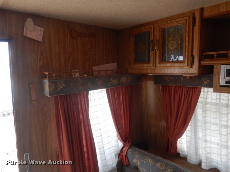 image for item HU9286 1986 Nuwa Hitchhiker  camper