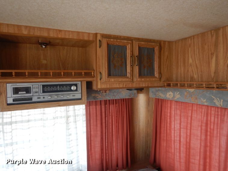 image for item HU9286 1986 Nuwa Hitchhiker  camper