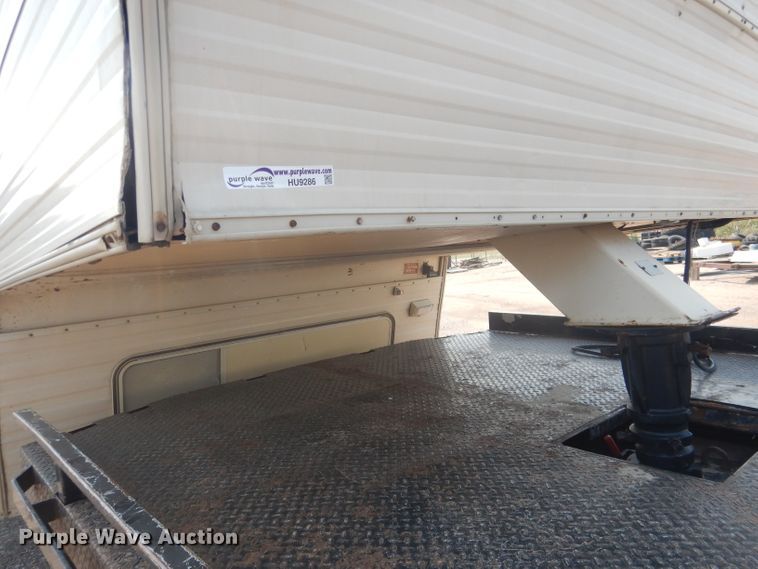 image for item HU9286 1986 Nuwa Hitchhiker  camper