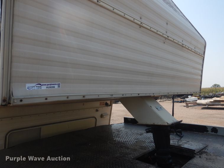 image for item HU9286 1986 Nuwa Hitchhiker  camper