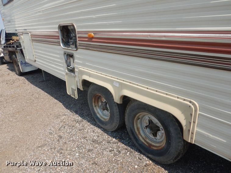 image for item HU9286 1986 Nuwa Hitchhiker  camper