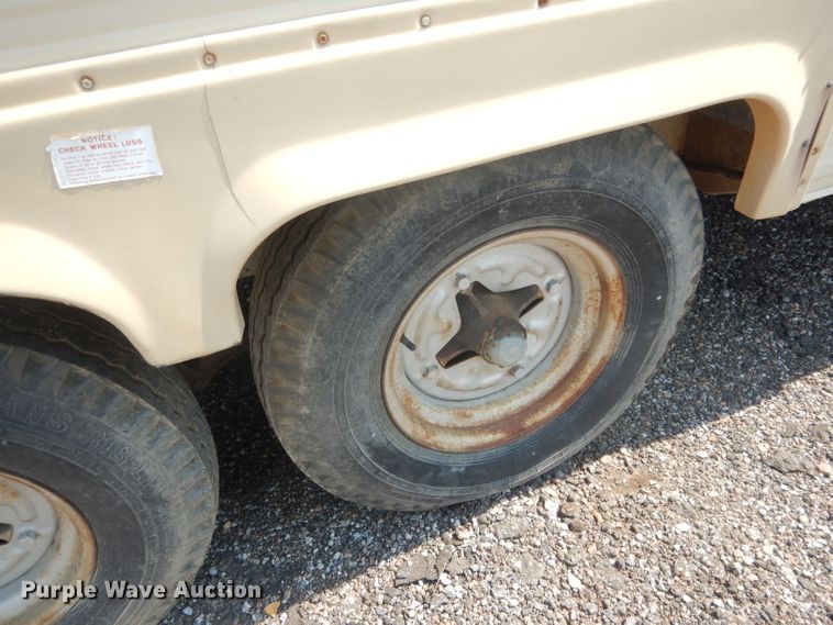 image for item HU9286 1986 Nuwa Hitchhiker  camper