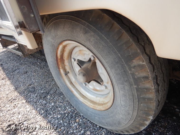 image for item HU9286 1986 Nuwa Hitchhiker  camper