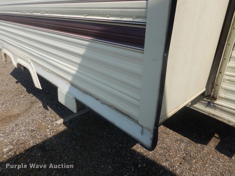 image for item HU9287 1992 Custom Campers Hitchhiker II  camper