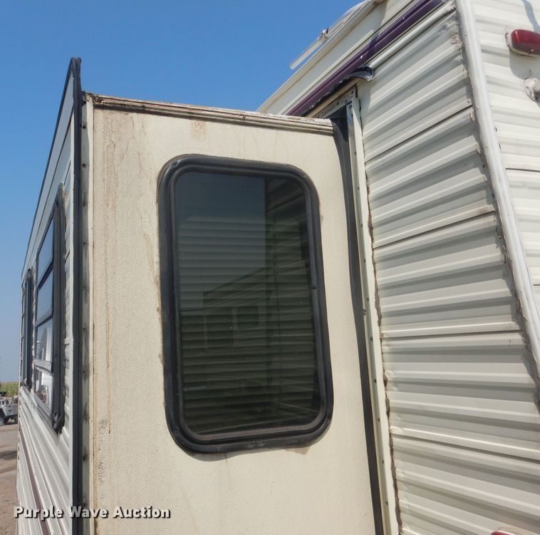 image for item HU9287 1992 Custom Campers Hitchhiker II  camper