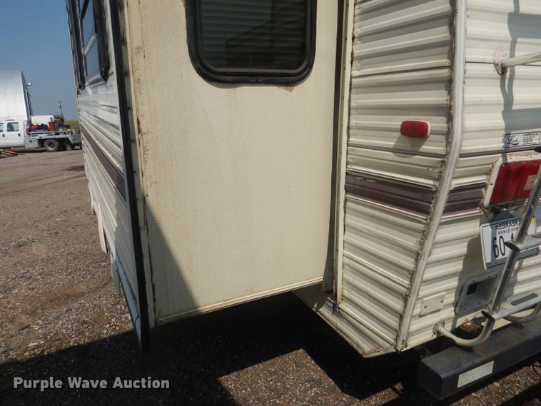 image for item HU9287 1992 Custom Campers Hitchhiker II  camper