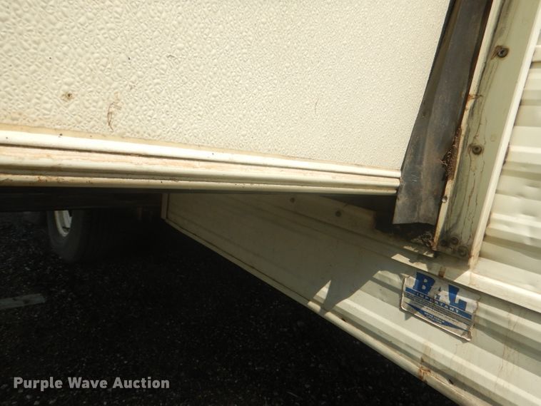 image for item HU9287 1992 Custom Campers Hitchhiker II  camper