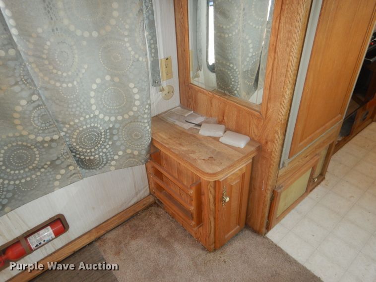 image for item HU9287 1992 Custom Campers Hitchhiker II  camper