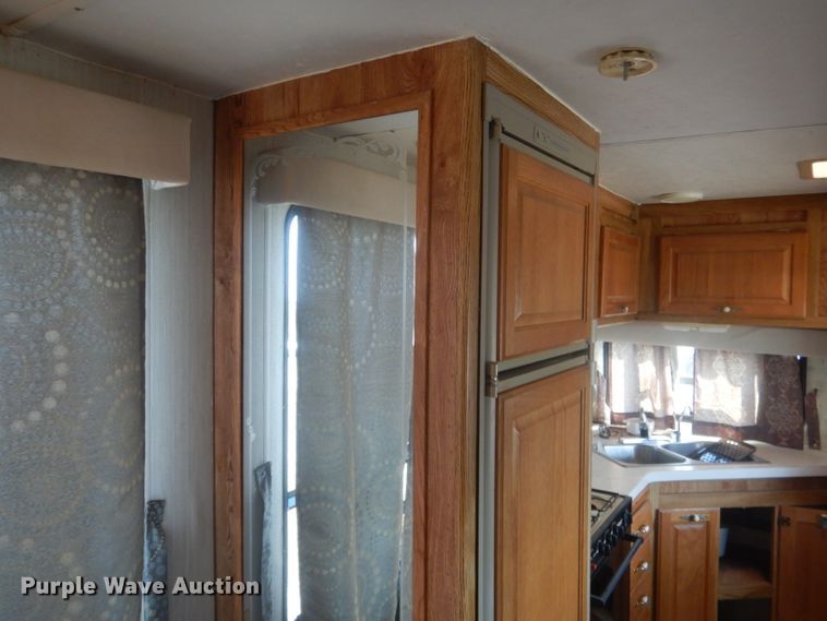 image for item HU9287 1992 Custom Campers Hitchhiker II  camper