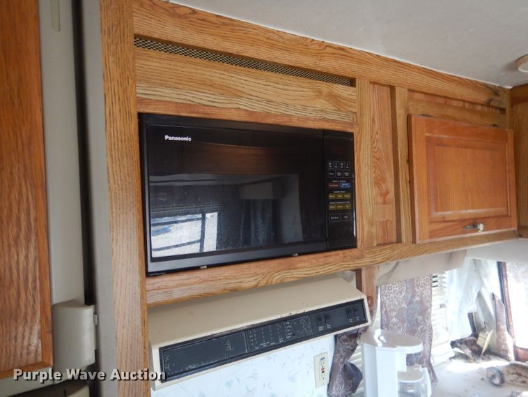 image for item HU9287 1992 Custom Campers Hitchhiker II  camper