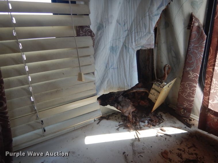 image for item HU9287 1992 Custom Campers Hitchhiker II  camper