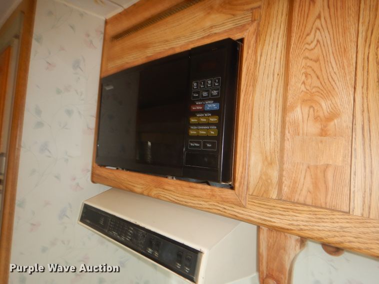 image for item HU9287 1992 Custom Campers Hitchhiker II  camper