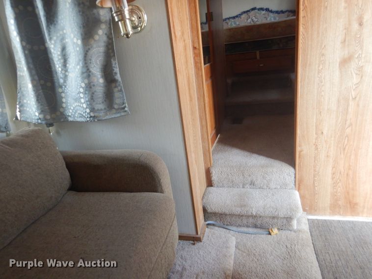 image for item HU9287 1992 Custom Campers Hitchhiker II  camper