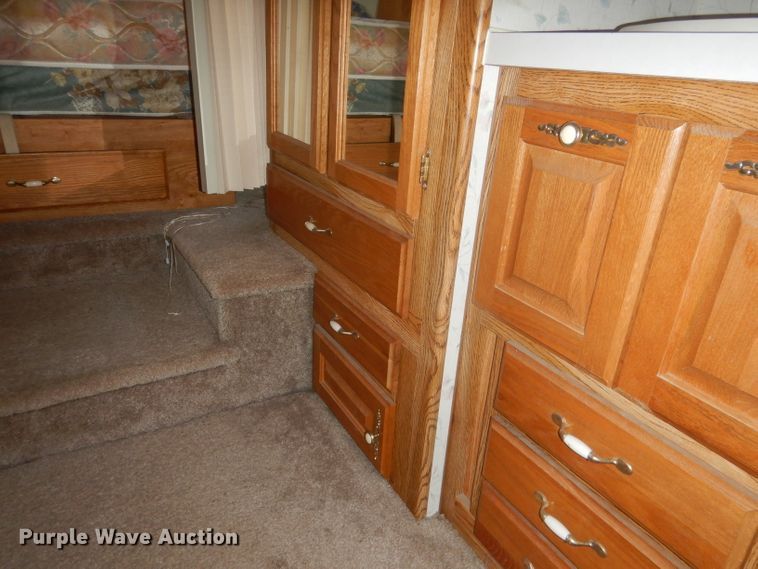 image for item HU9287 1992 Custom Campers Hitchhiker II  camper