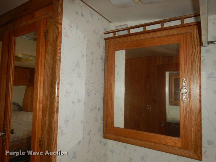 image for item HU9287 1992 Custom Campers Hitchhiker II  camper