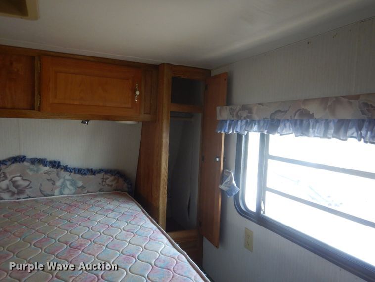 image for item HU9287 1992 Custom Campers Hitchhiker II  camper