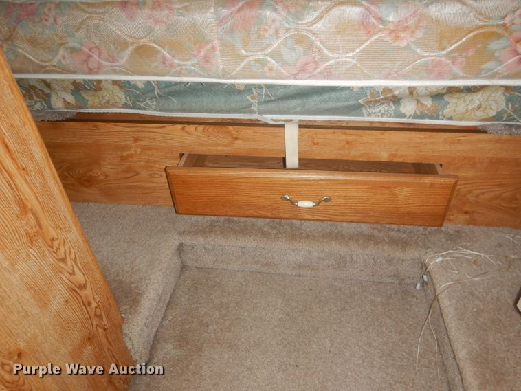 image for item HU9287 1992 Custom Campers Hitchhiker II  camper