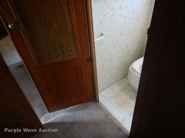 image for item HU9287 1992 Custom Campers Hitchhiker II  camper