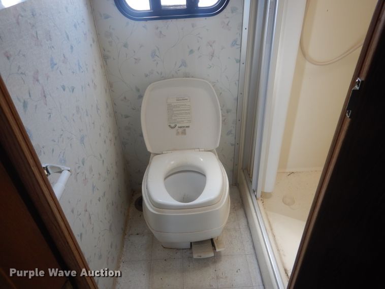 image for item HU9287 1992 Custom Campers Hitchhiker II  camper