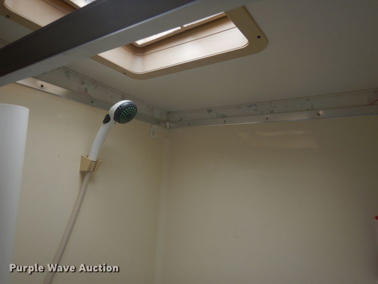 image for item HU9287 1992 Custom Campers Hitchhiker II  camper