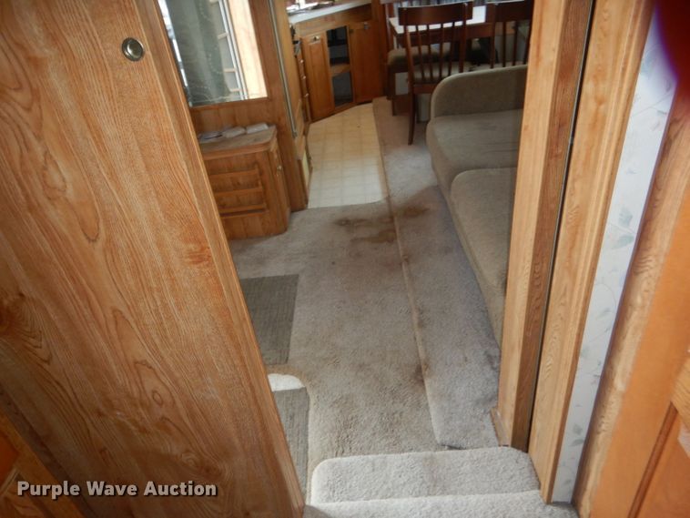 image for item HU9287 1992 Custom Campers Hitchhiker II  camper