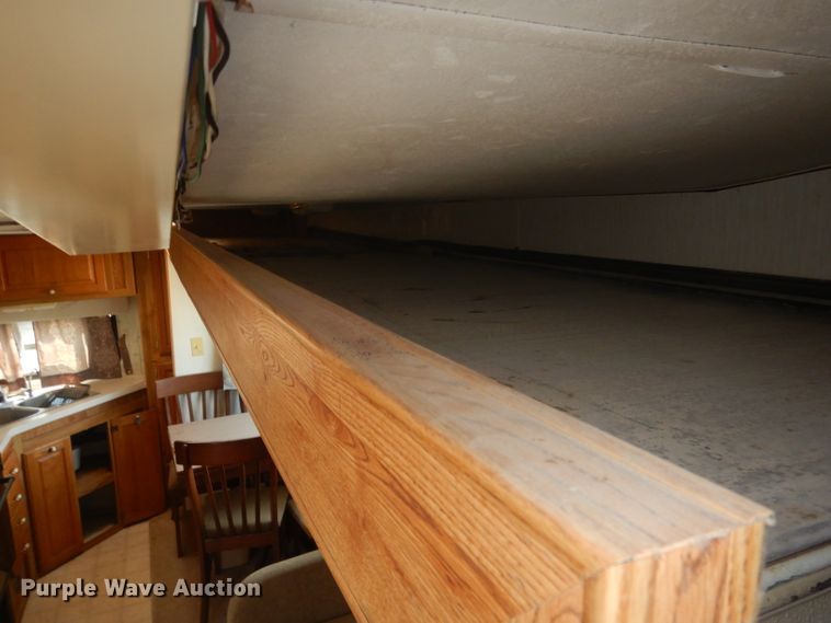 image for item HU9287 1992 Custom Campers Hitchhiker II  camper