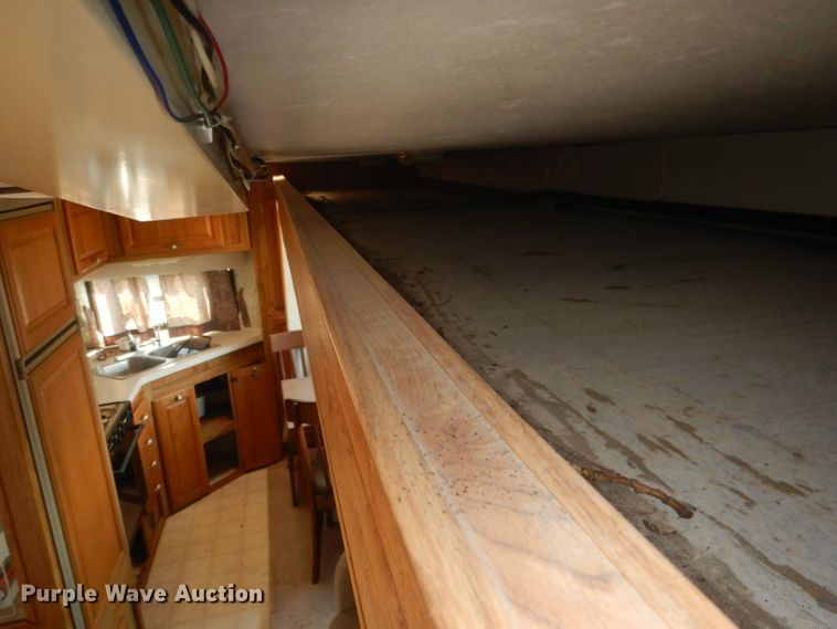 image for item HU9287 1992 Custom Campers Hitchhiker II  camper