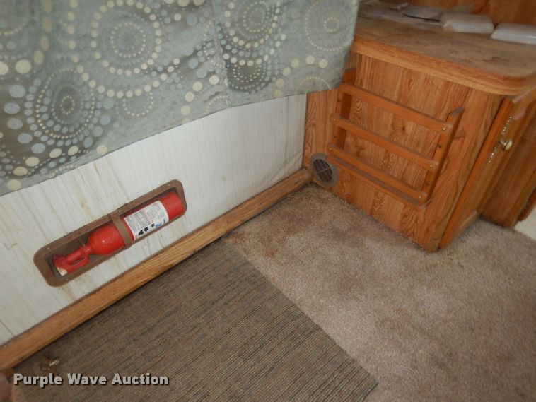 image for item HU9287 1992 Custom Campers Hitchhiker II  camper