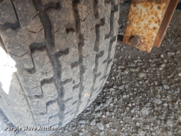 image for item HU9287 1992 Custom Campers Hitchhiker II  camper