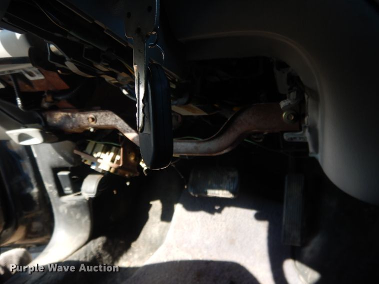 image for item HU9292 1995 Lincoln Town Car  limousine