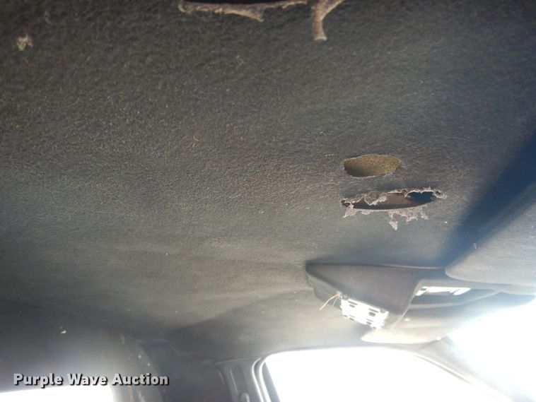 image for item HU9292 1995 Lincoln Town Car  limousine