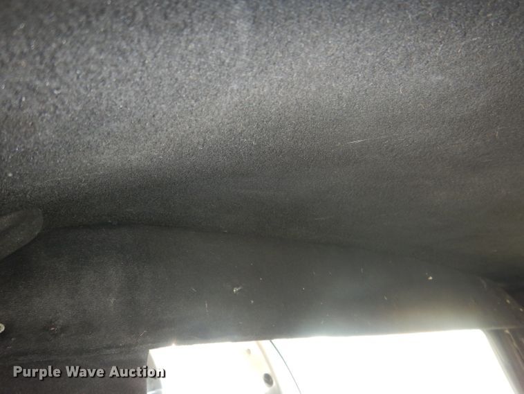 image for item HU9292 1995 Lincoln Town Car  limousine