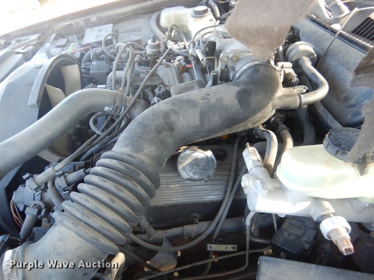 image for item HU9292 1995 Lincoln Town Car  limousine