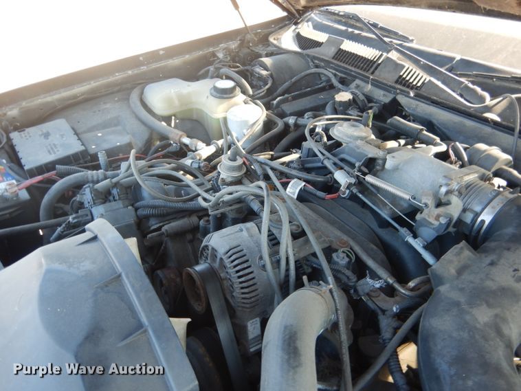 image for item HU9292 1995 Lincoln Town Car  limousine